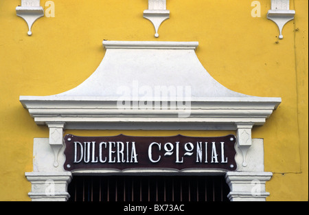 Mexique campeche une façade colorée de la pâtisserie Banque D'Images