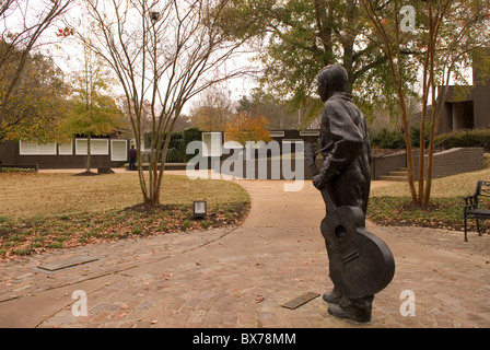 Statue d'Elvis à berceau Tupelo Mississippi USA Banque D'Images