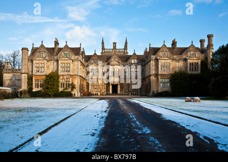 Corsham court dans le Wiltshire, accueil d'une école d'Art et Design (Academy of Art) partie de l'Université de Bath Spa en hiver la neige. Banque D'Images