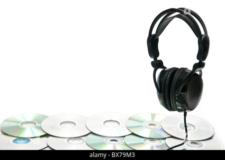 Casque noir et beaucoup de CDs Banque D'Images