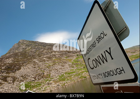 Signe de Conwy Ogwen Lake au nord du Pays de Galles Snowdonia Banque D'Images