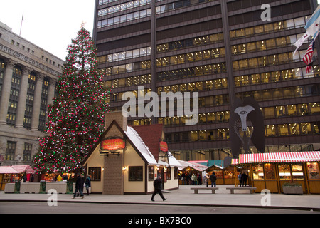 Christkindlmarket à Daley Plaza en décembre 2010, Chicago, Illinois. Banque D'Images