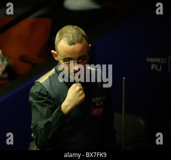 Martin Gould de l'Angleterre en action contre Marco Fu Banque D'Images