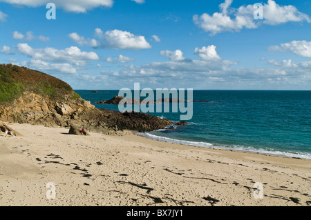 L'île de HERM Herm dh Femme Guernesey sur Belvoir Bay Beach Channel Islands Banque D'Images