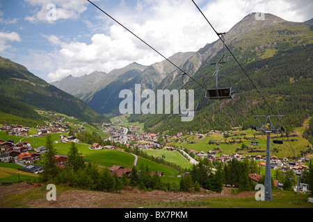 L'été sur la montagne de Sölden, Ötztal, Tyrol, Autriche. Remontée mécanique. Proche de la Rettenbach Glacier. Banque D'Images