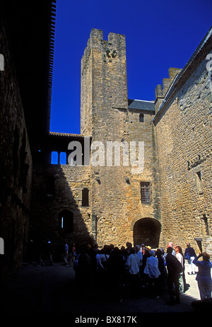 Château Comtal Château Comtal, forteresse militaire, guerres Cathares, croisades Albigeoises, La cité, ville de Carcassonne, Languedoc-Roussillon, France Banque D'Images