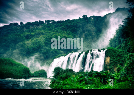 Des Marmore Cascate delle Marmore (), l'Ombrie, Italie Banque D'Images