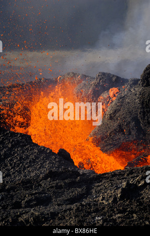 Détails de la bouche éruptive, éruption du Piton de la Fournaise, 16 octobre 2010 Banque D'Images