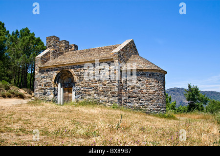 Église romane de Sant Miquel de Colera, Catalogne, Espagne Banque D'Images