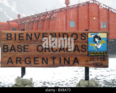 Panneau de bienvenue, Orcadas station de recherche polaire (Argentine), Laurie Island, îles Orcades du Sud, l'Antarctique Banque D'Images