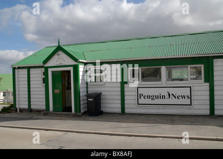 L'immeuble de bureaux de 'Penguin News', le journal des îles Falkland à Port Stanley Banque D'Images