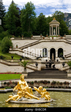 La fontaine au château de Linderhof - Allemagne Banque D'Images