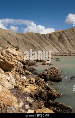 Voir l'ensemble du côté sud de Ghajn Tuffieha bay (côté nord de Gnejna bay) Malte Banque D'Images