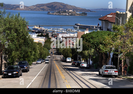 Les touristes prendre le téléphérique de San Francisco, California USA Banque D'Images