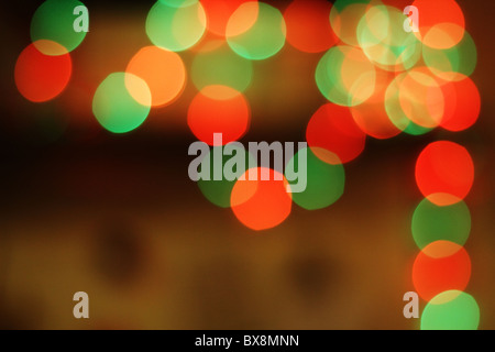 Résumé tiré d'un groupe de rouge et vert fairy lights close up Banque D'Images