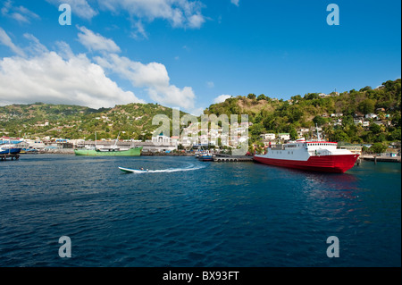 Le port de ferries à Kingstown, Saint Vincent et Grenadines. Banque D'Images