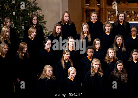 Texas Lutheran University's choir performance vêpres de Noël Une tradition de Noël effectués à Saint Martins Banque D'Images