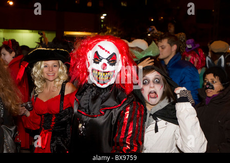 Participants costumés dans le Greenwich Village 2010 Défilé d'Halloween à New York City Banque D'Images