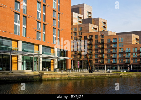 Bâtiments modernes appartements restaurants dans le centre-ville de Granary Quai Leeds West Yorkshire Angleterre Royaume-Uni GB Grande Grande-Bretagne Banque D'Images