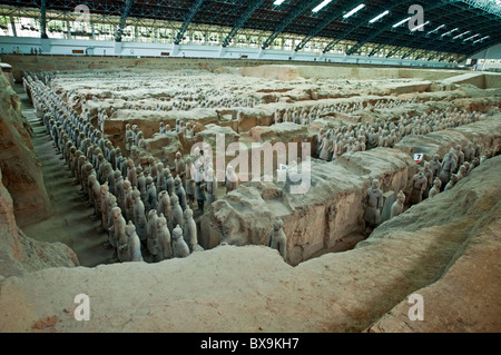 L'Armée de terre cuite, une ancienne collection de sculptures représentant des armées de Qin Shi Huang, le Premier Empereur de Chine, Xi'an, Chine Banque D'Images