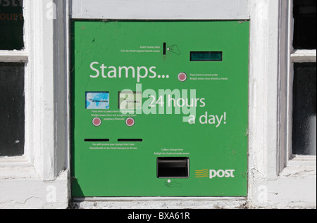 Un horodateur à l'extérieur d'un bureau de poste (An Post) dans Cahir, Co Tipperary, Irlande (Eire). Banque D'Images