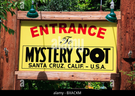 Panneau d'entrée pour le Mystery Spot à Santa Cruz en Californie Banque D'Images