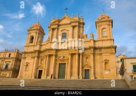 La cathédrale Duomo San Nicolo à Piazza Municipio square Noto Sicile Italie Europe Banque D'Images