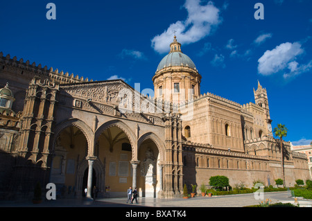 Palazzo Reale dei Normanni palace à Piazza Indipendenca square Palerme Sicile Italie Europe Banque D'Images