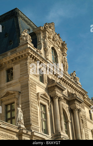 Façade du Pavillon de la Uno, une entrée au Musée du Louvre, Paris, France. Banque D'Images