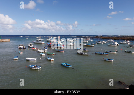 Port de pêche, Órzola, Lanzarote, Canary Islands, Spain, Europe Banque D'Images