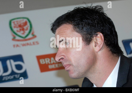 Gary Speed est dévoilé comme Manager de l'Équipe nationale de football gallois au cours d'une conférence de presse à l'hôtel Vale à Cardiff. Banque D'Images