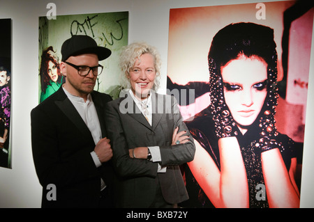 Ellen von Unwerth, photographe et artiste de cheveux et maquillage Armin Morbach à l'ouverture de l'exposition 'Berlin bei nacht' Banque D'Images