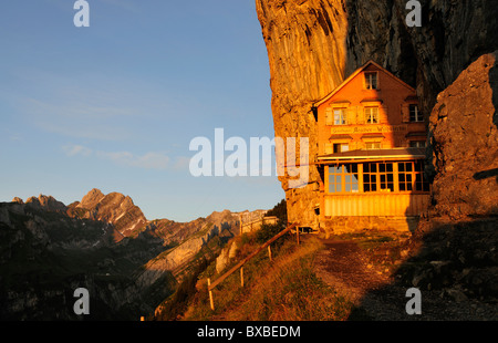 Aesher guest house à l'Ebenalp Wildkirchli ci-dessous l'Alpstein, Montagnes, Canton d'Appenzell, Suisse, Europe Banque D'Images