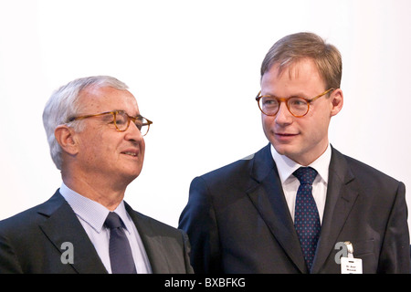 Axel Wieandt droite, président de l'Hypo Real Estate Holding AG, et Michael Endres, président du conseil de surveillance, à gauche, Banque D'Images