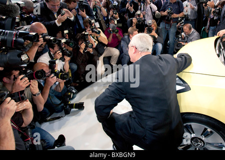 Martin Winterkorn, PDG de la société Volkswagen AG, la présentation de l'étude de la voiture électrique Volkswagen e-up, au cours de la nuit du groupe Banque D'Images