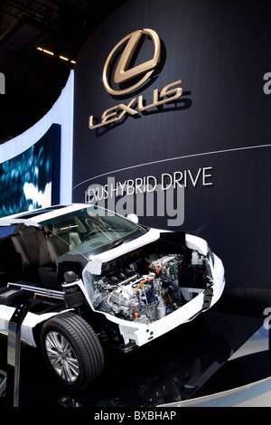 Voiture hybride de la marque Lexus, qui appartient à la groupe Toyota, à la 63. Internationale Internationale Automobilausstellung Banque D'Images