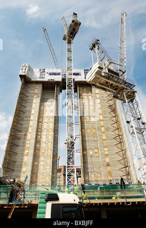 Un soutien concret tours de logements étudiants en construction développement Spitalfields centre de Londres UK Banque D'Images