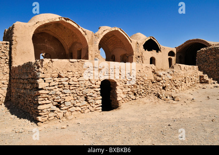 Les bâtiments de cérémonie à la Tour du Silence, cimetière zoroastrien, le zoroastrisme, Mazdanism, Yazd, la Perse, l'Iran, l'Asie Banque D'Images