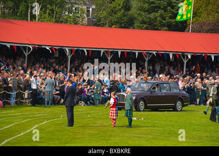 Braemar Highland Gathering, arrivée de la partie, dans l'Aberdeenshire, Ecosse, Banque D'Images