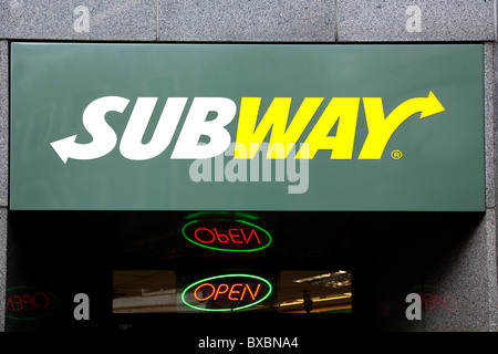 Logo de la chaîne de restauration rapide Subway à Londres, Angleterre, Royaume-Uni, Europe Banque D'Images