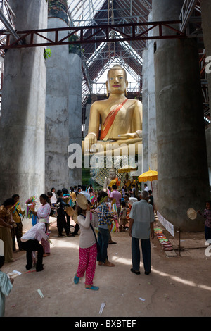 Arthross Bouddha Temple Temple de huit points au-dessus de Phnom Oudong Phumi Chey Otdam Asie Cambodge Banque D'Images