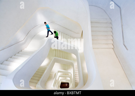 Escalier principal dans Caixa Forum, Madrid, Espagne Banque D'Images