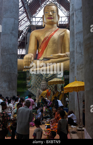 Arthross Bouddha Temple Temple de huit points au-dessus de Phnom Oudong Phumi Chey Otdam Asie Cambodge Banque D'Images