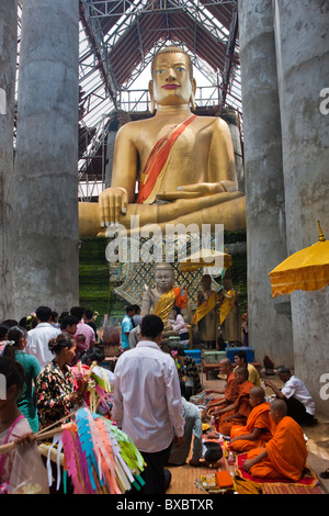 Arthross Bouddha Temple Temple de huit points au-dessus de Phnom Oudong Phumi Chey Otdam Asie Cambodge Banque D'Images