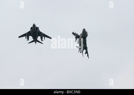 2 BAe Harrier de la Royal Air Force sur leur dernier vol opérationnel pour le militaire britannique à Cottesmore Banque D'Images