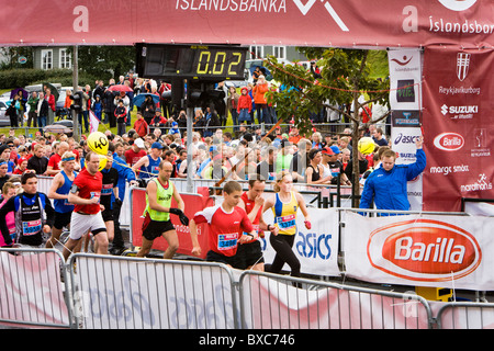 2009 Reykjavik Marathon, le départ du demi-marathon. Reykjavik Islande Banque D'Images