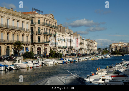 Canal Royal et le grand hôtel du Quai De Tassigny, Sète, France Banque D'Images