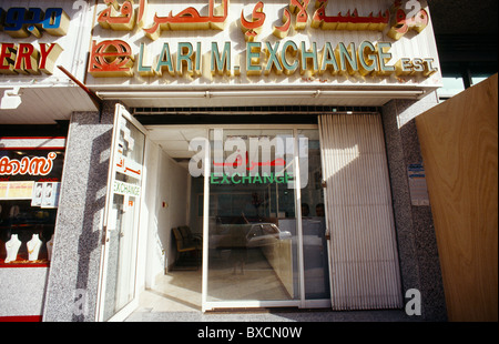 Abu Dhabi ÉMIRATS ARABES UNIS l'échange d'argent Banque D'Images