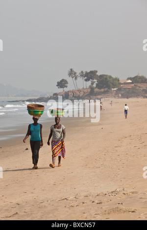 Plages de pêche de la ville capitale de la Sierra Leone, Freetown, le long de l'océan Atlantique. Banque D'Images