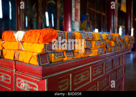 Livres de prière en monastère Amarbayasgalant Khiid en Mongolie du Nord Banque D'Images